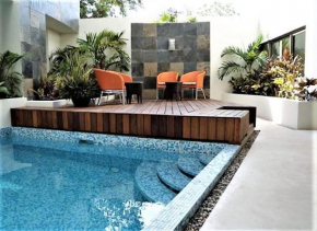 Stunning 1 Bedroom 1 Bathroom Modern Condo Few Blocks To The Beach And 5th Avenue